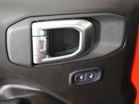 Used 2025 Jeep Wrangler Sport AWD/4WD image 20