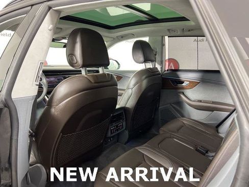 Used 2024 Audi Q8 Prestige image 10