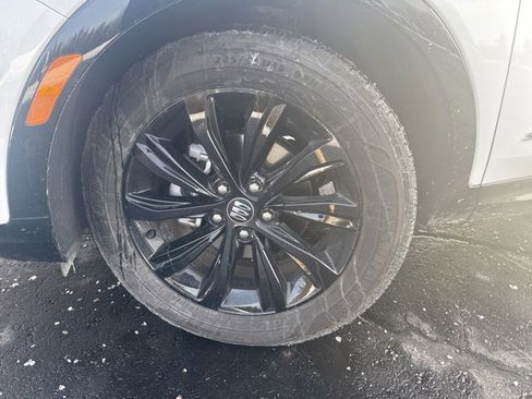 Used 2025 Buick Envista Sport Touring image 24