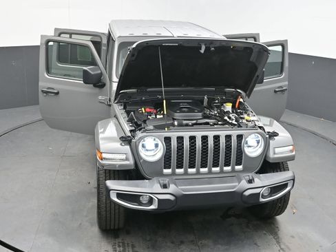 Used 2021 Jeep Wrangler Unlimited Sahara w/ Cold Weather Group image 38