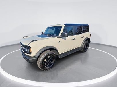 New 2025 Ford Bronco Outer Banks w/ Black Appearance Package