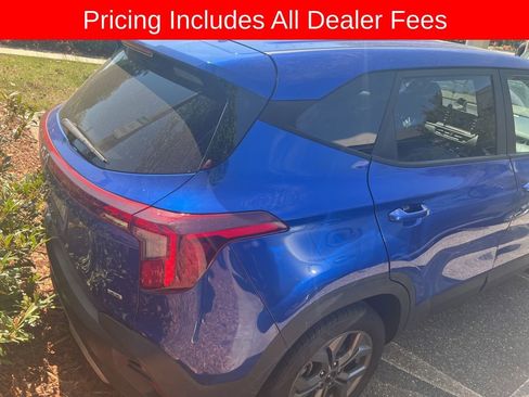 Used 2024 Kia Seltos LX AWD/4WD image 5