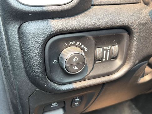 Used 2019 RAM 1500 Big Horn AWD/4WD image 11