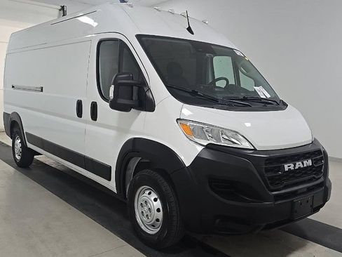 Used 2023 RAM ProMaster 2500 FWD image 2
