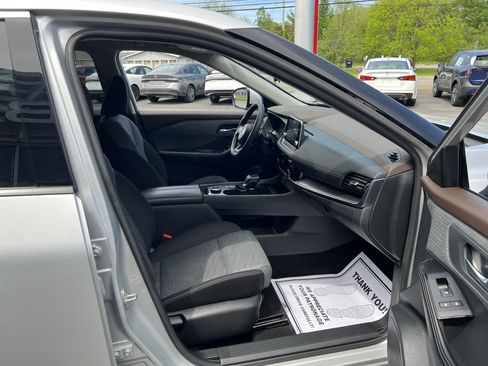 Used 2021 Nissan Rogue SV AWD/4WD image 10