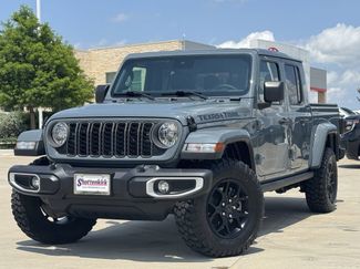 Used 2025 Jeep Gladiator Sport AWD/4WD video 2