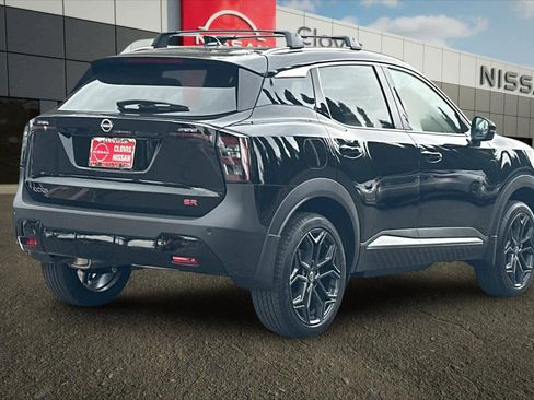 New 2026 Nissan Kicks SR image 3