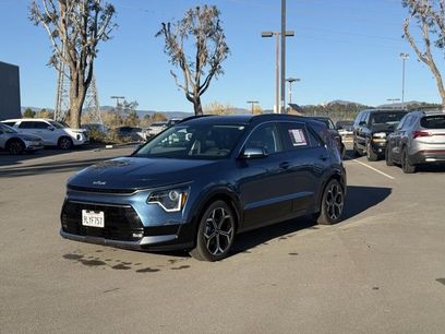 Used 2024 Kia Niro EX Touring