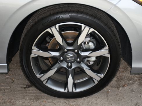 Certified 2025 Honda Civic Sport Touring image 22