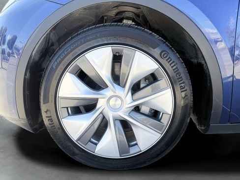 Used 2023 Tesla Model Y Long Range image 4