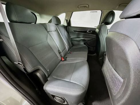 Used 2016 Kia Sorento L image 30