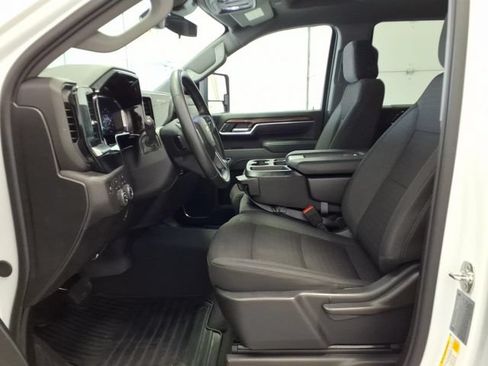 Used 2026 Chevrolet Silverado 2500 LT AWD/4WD image 14