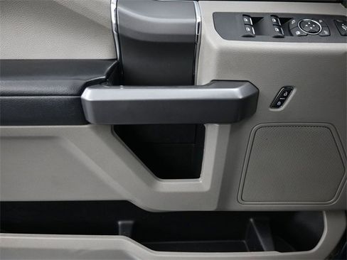 Used 2019 Ford F250 XLT w/ XLT Premium Package image 25