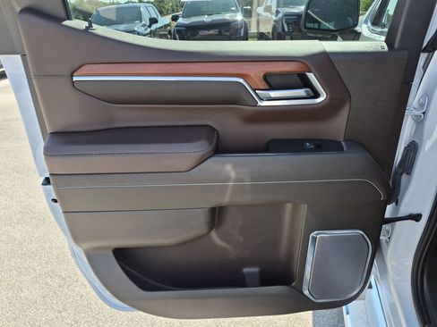 Used 2023 GMC Sierra 1500 Denali AWD/4WD image 36
