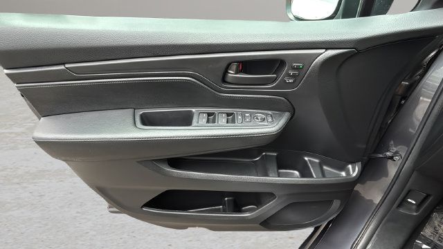 Used 2025 Honda Odyssey EX-L image 17