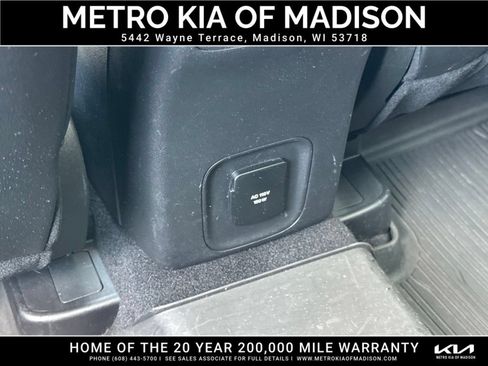 Used 2020 Ford Escape Titanium AWD/4WD image 32