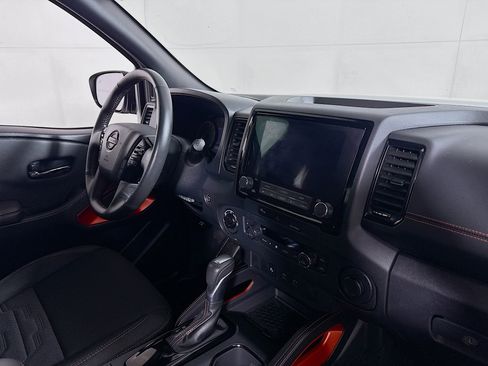 Used 2024 Nissan Frontier PRO-4X w/ Technology Package image 26