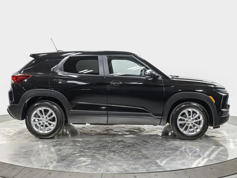 Used 2025 Chevrolet TrailBlazer LS w/ LS Convenience Package image 8