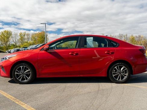 Used 2023 Kia Forte LXS w/ LXS Technology Package image 9