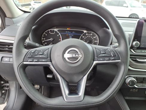 Certified 2023 Nissan Altima 2.5 SV image 9