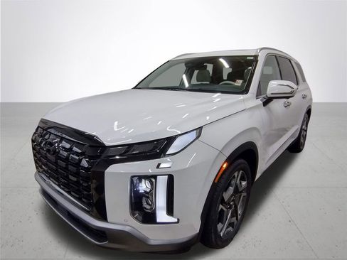 Used 2023 Hyundai Palisade Limited w/ Cargo Package image 2