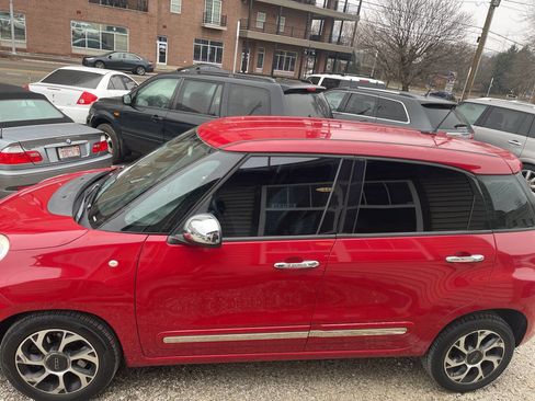 Used 2014 FIAT 500L Lounge image 2