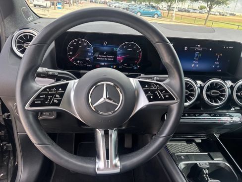 Used 2025 Mercedes-Benz GLA 250 image 17