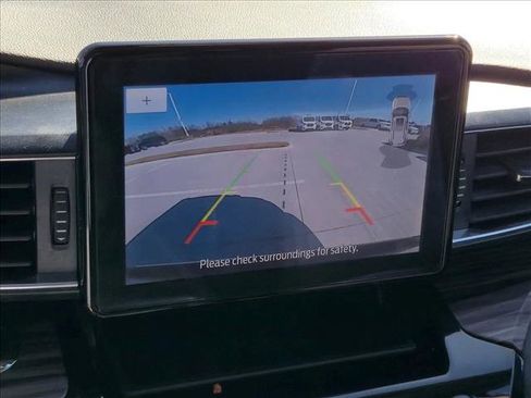 Used 2024 Ford Explorer Limited image 12