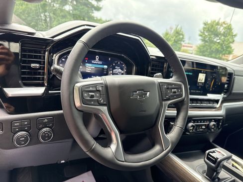 Used 2026 Chevrolet Silverado 1500 RST AWD/4WD image 16