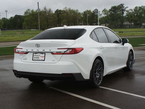 Used 2025 Toyota Camry SE w/ Convenience Package AWD/4WD image 19