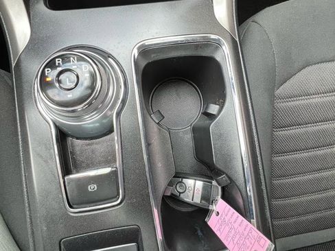 Used 2019 Ford Fusion SE image 19