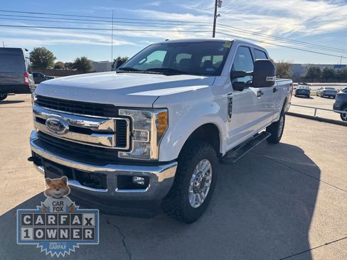 Used 2017 Ford F250 XLT w/ XLT Value Package image 4