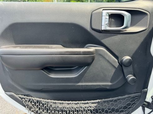 Used 2018 Jeep Wrangler Unlimited Sport image 18