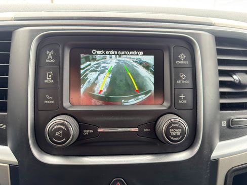 Used 2020 RAM 1500 Classic SLT AWD/4WD image 38