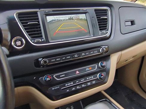 Used 2018 Kia Sedona SX image 14