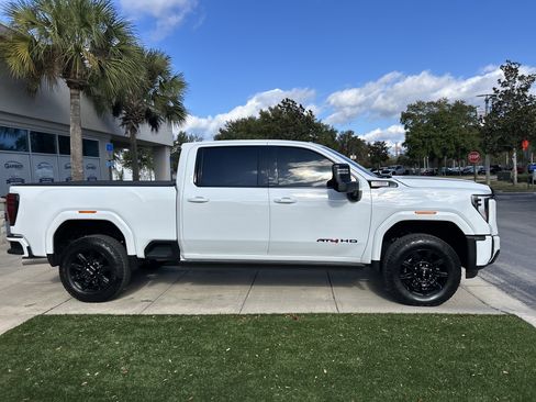 Used 2024 GMC Sierra 2500 AT4 w/ AT4 Premium Plus Package image 4