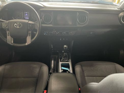 Used 2019 Toyota Tacoma TRD Off-Road AWD/4WD image 12