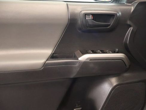 Certified 2022 Toyota Tacoma SR5 RWD image 11