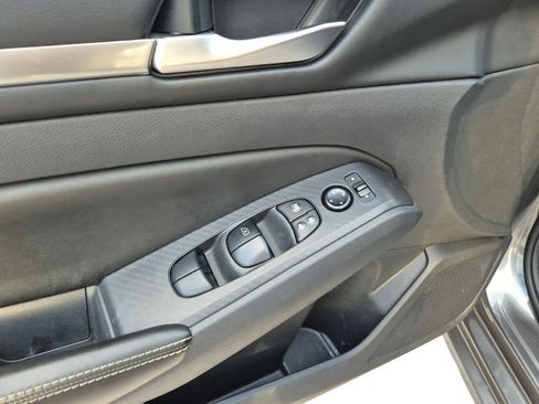 Used 2022 Nissan Altima 2.5 SV FWD image 25