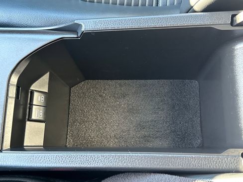 Used 2021 Toyota Camry SE image 26