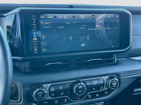 Certified 2025 Jeep Wrangler Unlimited Rubicon w/ Safety Group AWD/4WD image 13