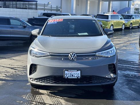 Used 2024 Volkswagen ID.4 Pro image 2