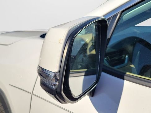 Used 2021 Toyota RAV4 XLE w/ Convenience Package FWD image 5