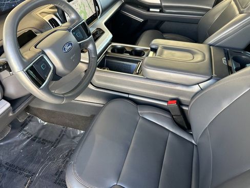 Used 2025 Ford Expedition Active AWD/4WD image 10