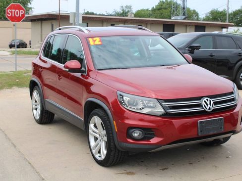 Used 2012 Volkswagen Tiguan S FWD image 2