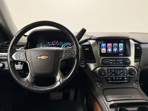 Used 2019 Chevrolet Suburban Premier AWD/4WD image 29