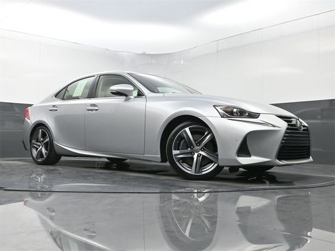 Used 2017 Lexus IS 200t w/ Premium Package image 22