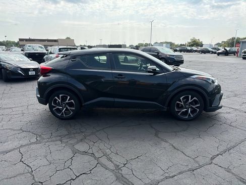 Used 2018 Toyota C-HR XLE FWD image 5