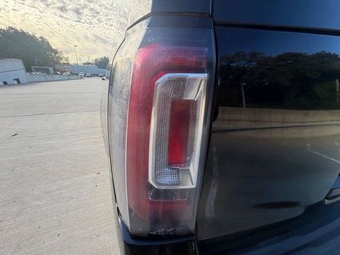 Used 2020 GMC Yukon XL SLT image 13