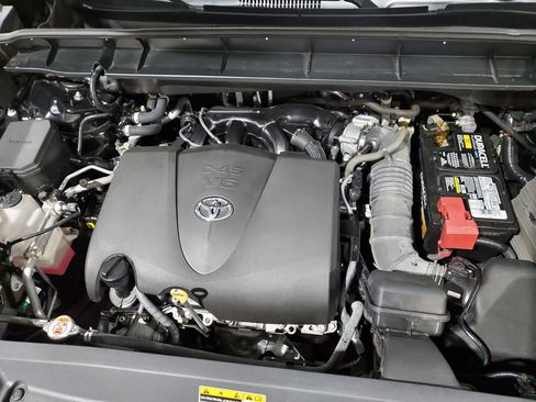 Used 2022 Toyota Highlander L image 45